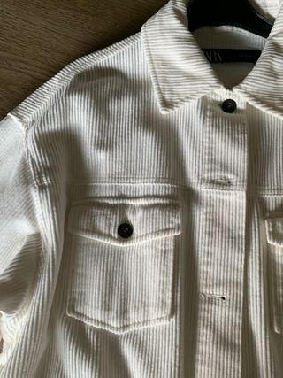 Sobrecamisa oversize de pana de Zara Talla XS
