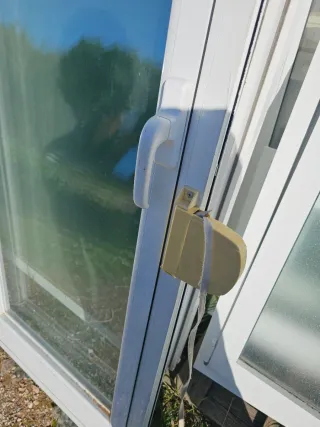 Puerta de aluminio balconera