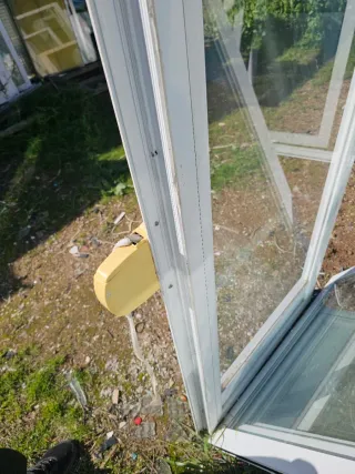 Puerta de aluminio balconera