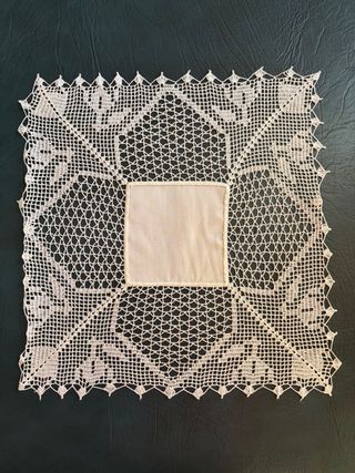 Pañuelo bolillo hecho a mano. Tengo varios.