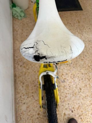 Bicicleta BMX Rough Rider Amarilla