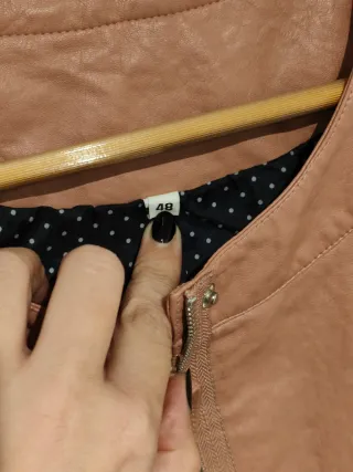 Chaqueta Rosa Palo Con Brillantes y Perlas