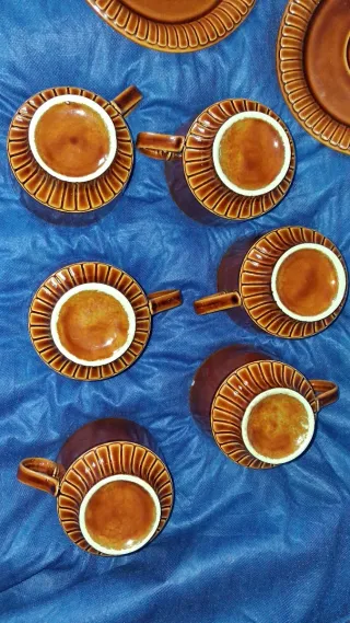 Juego de café/té cerámica marrón sin usar