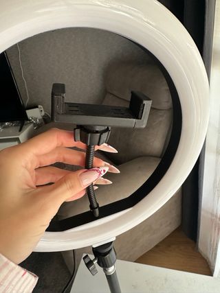 Trípode con Aro de Luz y Soporte Móvil