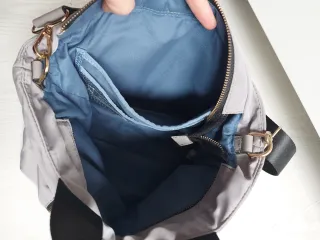 Bolso gris Parfois con cremalleras