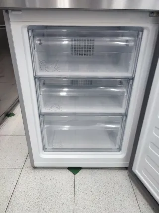 Nevera marca Grundig 185/60cm con garantía transpo