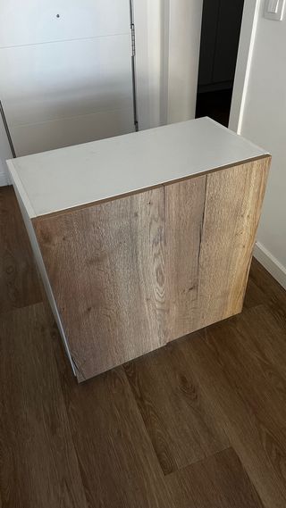 Mueble de baño blanco y madera roble