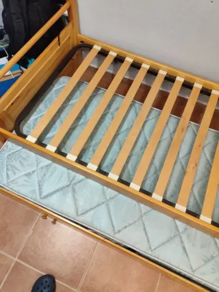 Cama nido de madera con colchón