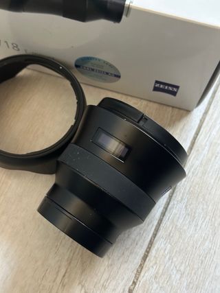 Zeiss Batis 2.8 18mm E-mount