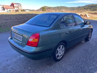 Hyundai Elantra con distintivo ambiental