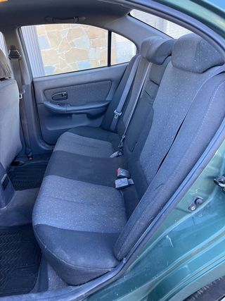 Hyundai Elantra con distintivo ambiental