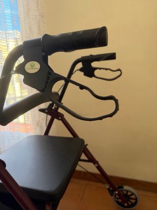 Andador para mayores con asiento