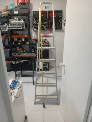 Escalera aluminio 7 peldaños