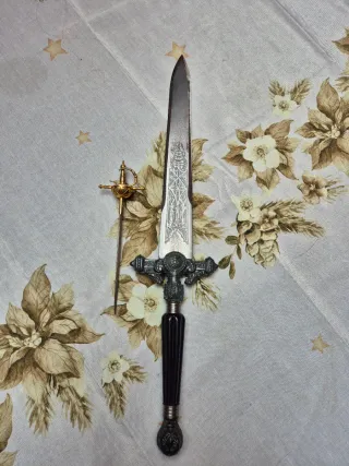Espada decorativa Toledo y abrecartas