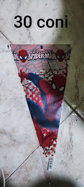 30 coni Spiderman per caramelle