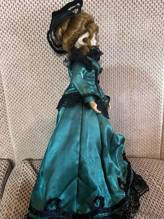 Muñeca de Porcelana Vestido Verde