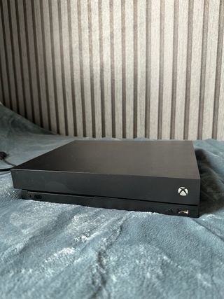 Xbox One X Negra