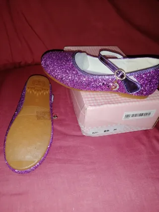 Manoletinas brillantes moradas talla 36
