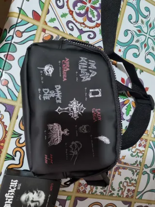 Riñonera y cartas Lady Gaga Mayhem