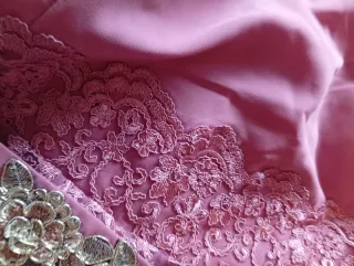 Vestido de fiesta palabra de honor con pedrería