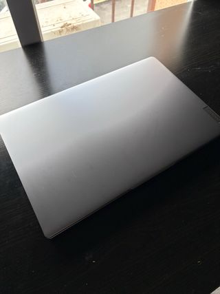 Lenovo IdeaPad Slim 3 15IRH8 Plata