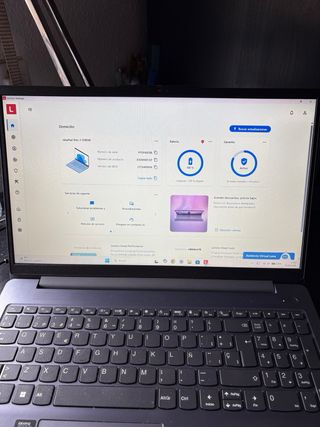 Lenovo IdeaPad Slim 3 15IRH8 Plata