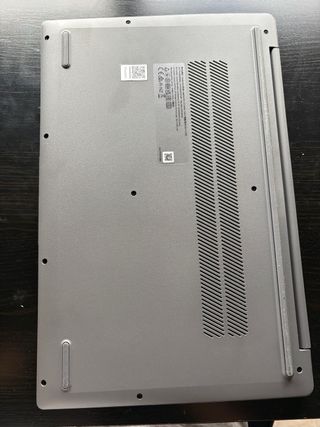 Lenovo IdeaPad Slim 3 15IRH8 Plata