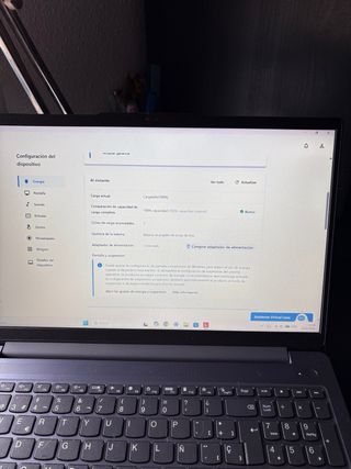 Lenovo IdeaPad Slim 3 15IRH8 Plata