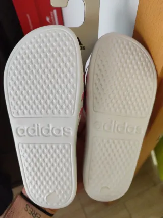 Chanclas Adidas Mujer Blancas y Rosas
