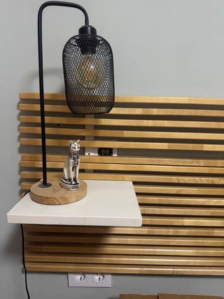 Cabecero con 6 baldas Mandal Ikea conpleto