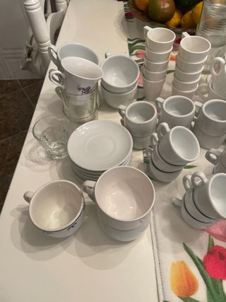 80 Tazas y Vasos de Vidrio y Porcelana