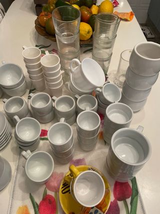 80 Tazas y Vasos de Vidrio y Porcelana