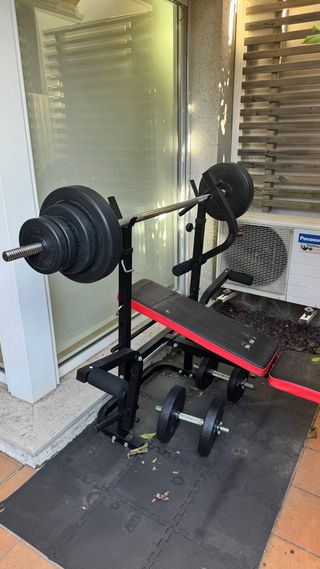Banco de pesas y mancuernas