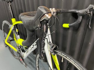 Bicicleta de carretera Massi Carbon Pro