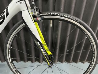 Bicicleta de carretera Massi Carbon Pro