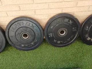 Barra y discos bumper para CrossFit