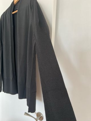 Chaqueta de punto negra