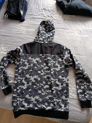Sudaderas varias marcas: Pull&Bear, Billabong...
