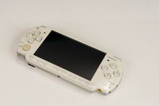 SONY PSP  2004 blanca con dos juegos