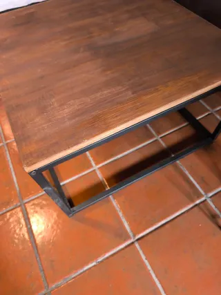 Mesa de centro madera y metal 70 por 70.alto 43
