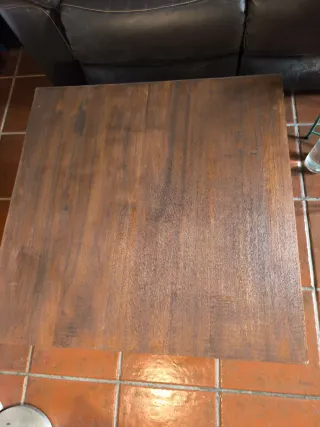 Mesa de centro madera y metal 70 por 70.alto 43