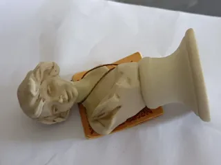 Statuine di porcellana San Martino, Nico Venzo