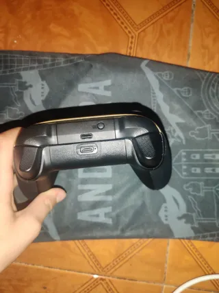 Mando Xbox Dorado y Negro con Batería