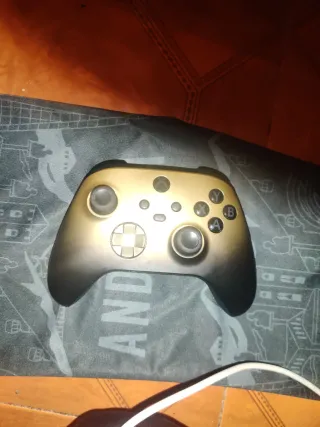 Mando Xbox Dorado y Negro con Batería
