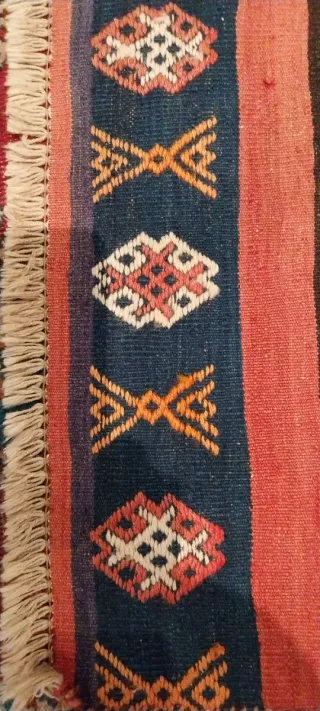 Alfombra tejida a mano