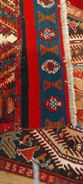 Alfombra tejida a mano