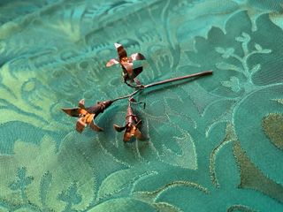 Flor de azucena en plata