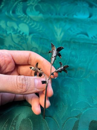 Flor de azucena en plata