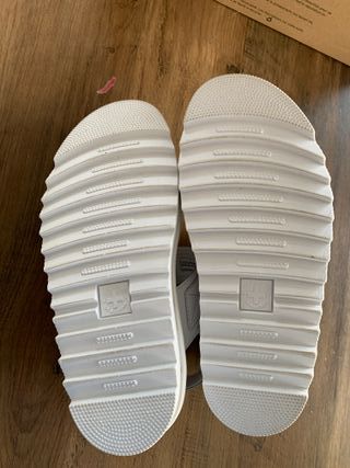 Sandalias Dr. Martens Blancas Talla 38