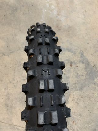 Neumático Michelin 90/90-21 Delantero + camara